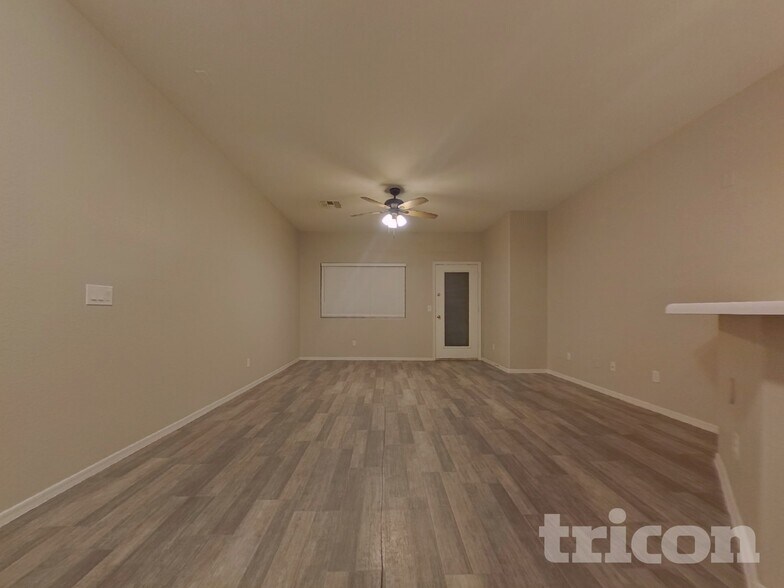 Building Photo - 11910 W Jackson St