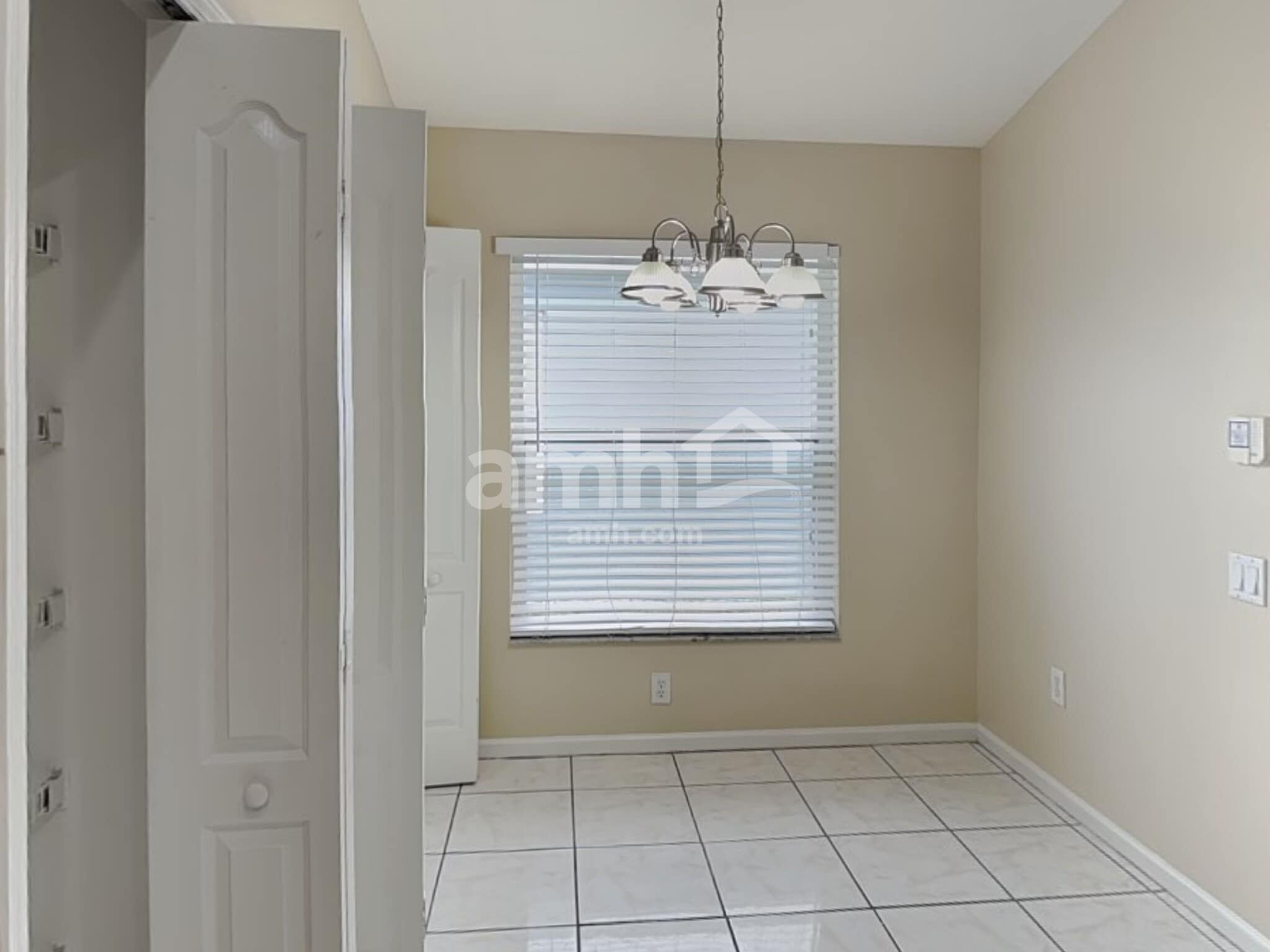 Building Photo - 1027 Summer Breeze Dr