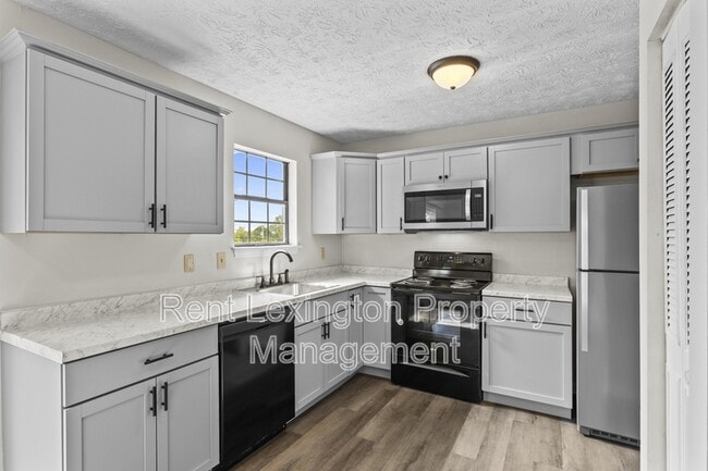 Building Photo - 3609 Sundart Dr