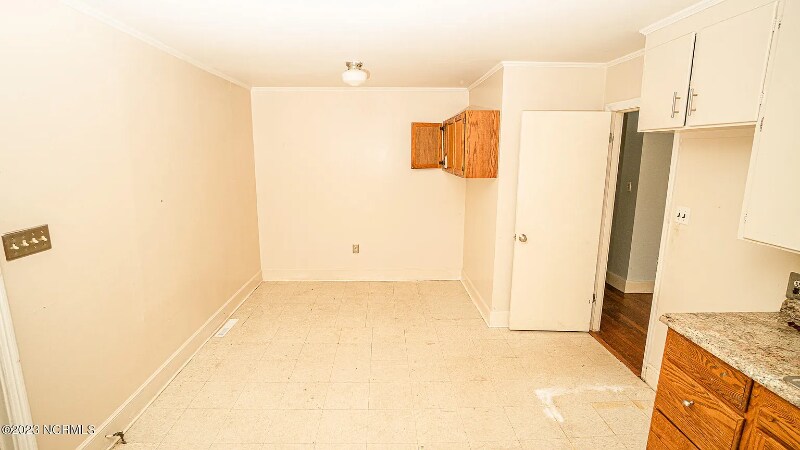 Building Photo - 1105 Sycamore Rd