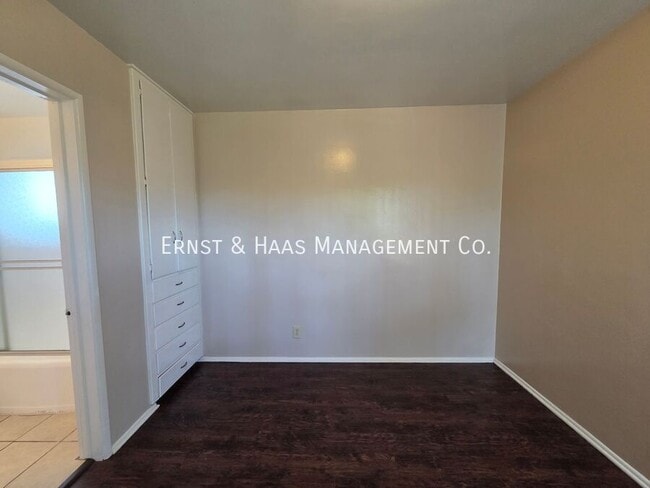 Building Photo - 4552 N Lakewood Blvd