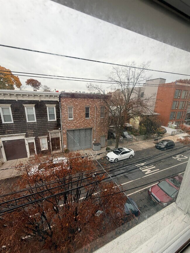 Building Photo - 213 Webster Ave