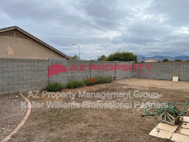 Building Photo - 17863 W Calavar Rd