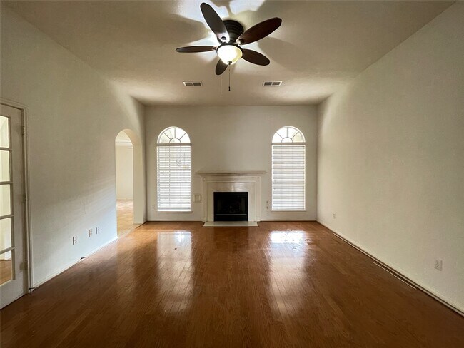 Building Photo - 17115 Cradle Cove Ct