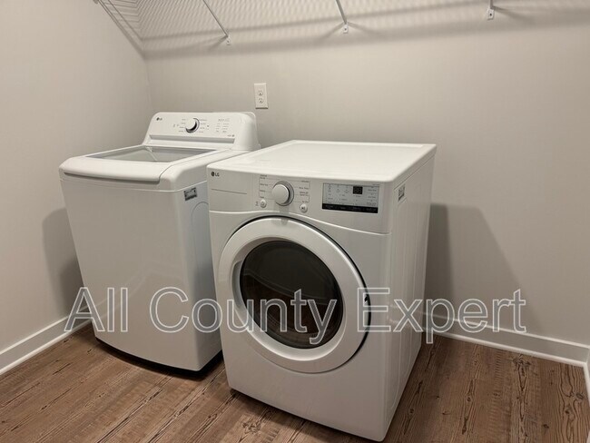 Building Photo - 7273 Mulberry St