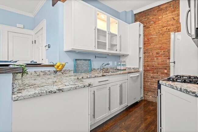 Building Photo - 256 Bunker Hill St