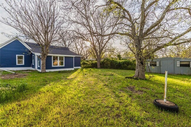 Building Photo - 710 S Pearl St