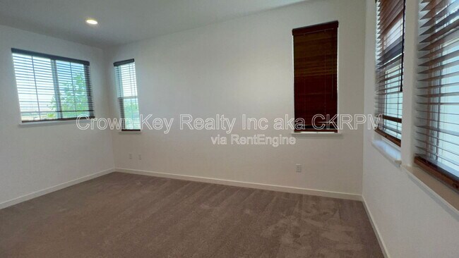Building Photo - 155 E Ramsey Dr