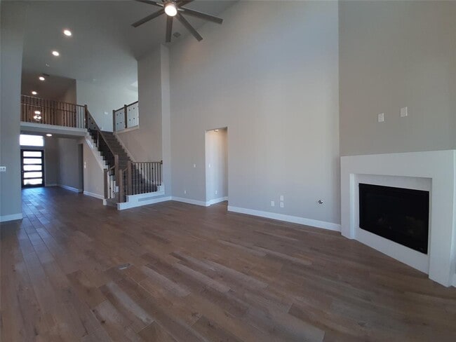 Building Photo - 7575 Pemberley Ct