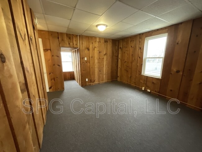 Building Photo - 245 W Jackson St