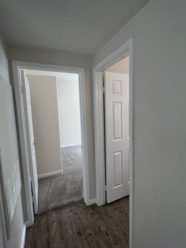 Building Photo - BEAUTIFUL UPGRADED CONDO/MANY AMENITIES - 3 BED, 2 BATH