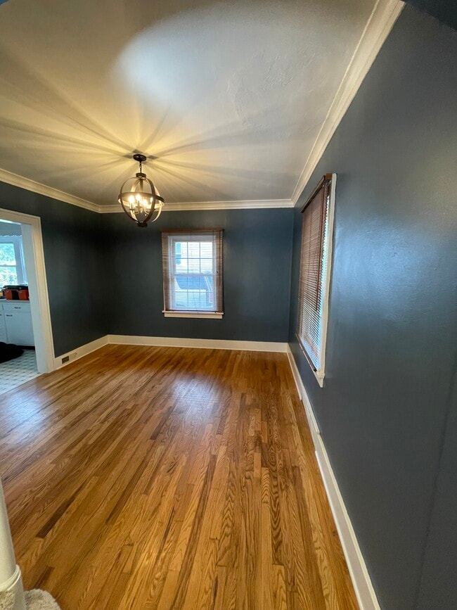 Building Photo - 2318 Storm St