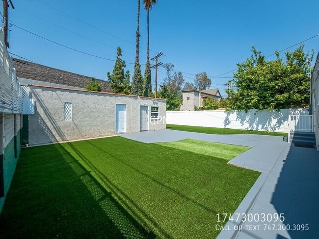 Building Photo - 723 W Doran St