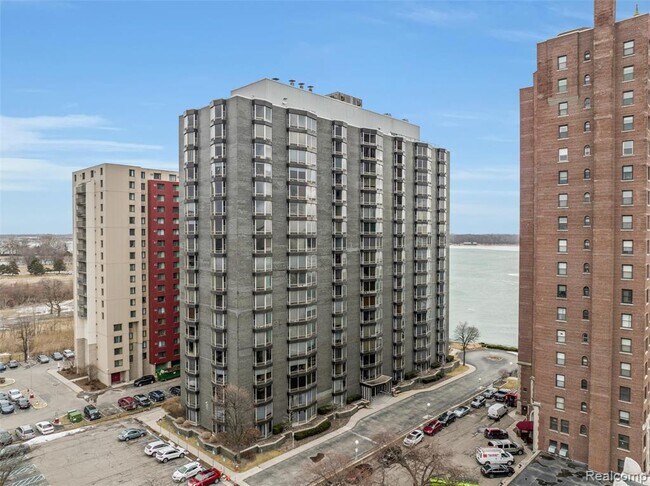 Building Photo - 8200 E Jefferson Ave