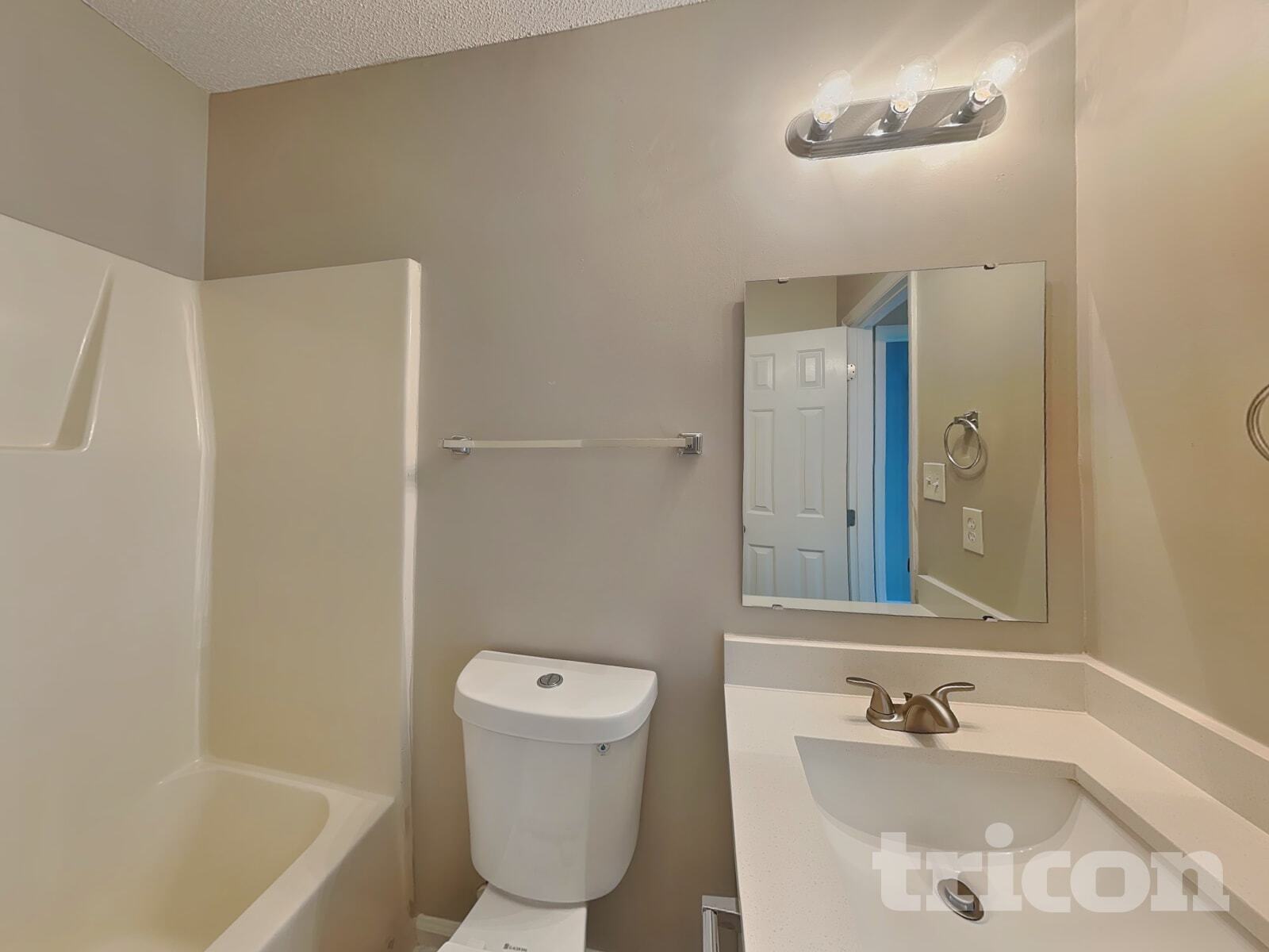 Building Photo - 713 Ilex Ct