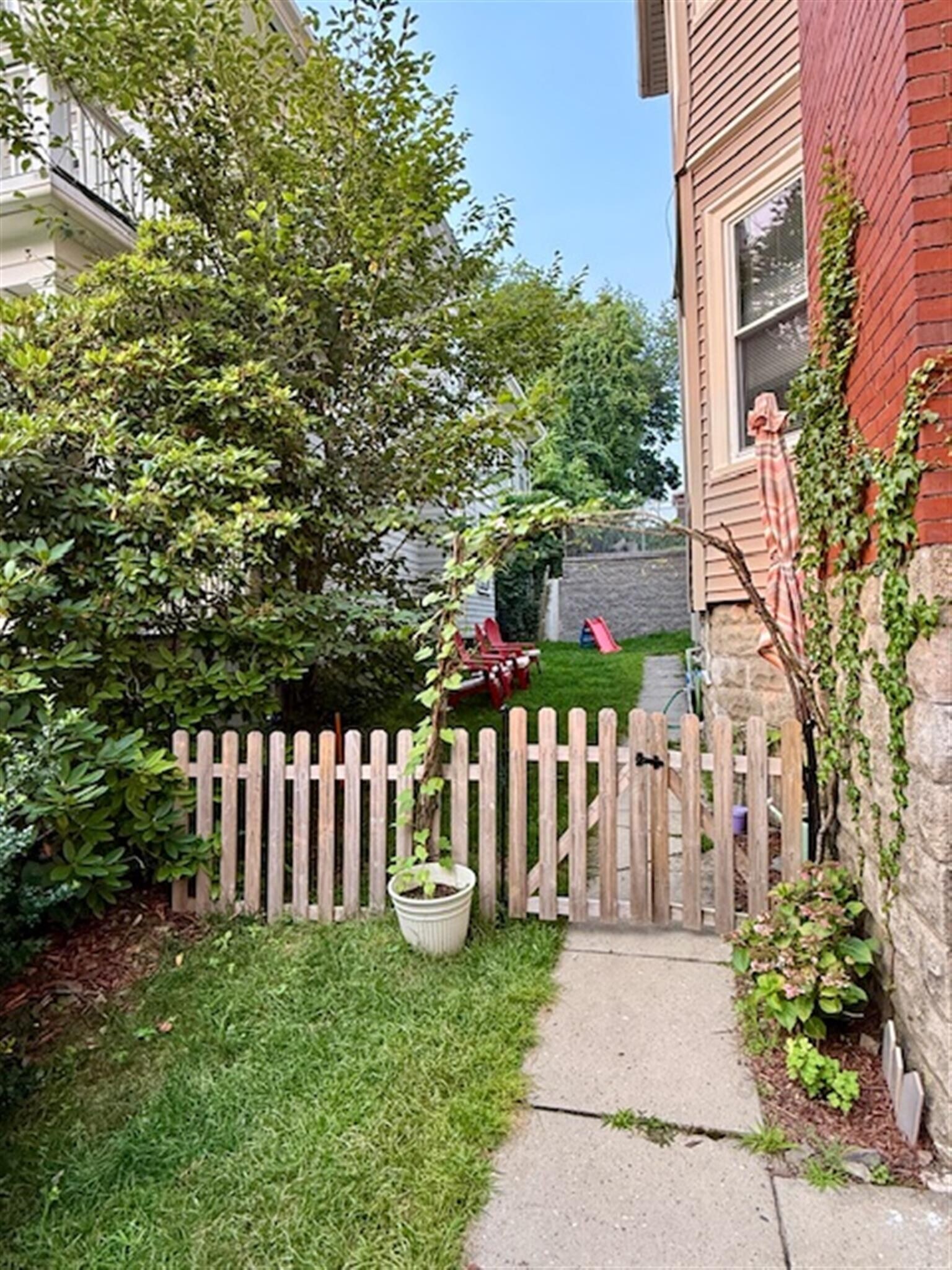 Building Photo - 76 Powder House Blvd