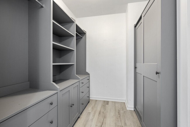 Building Photo - 3465 Bradbury Cir