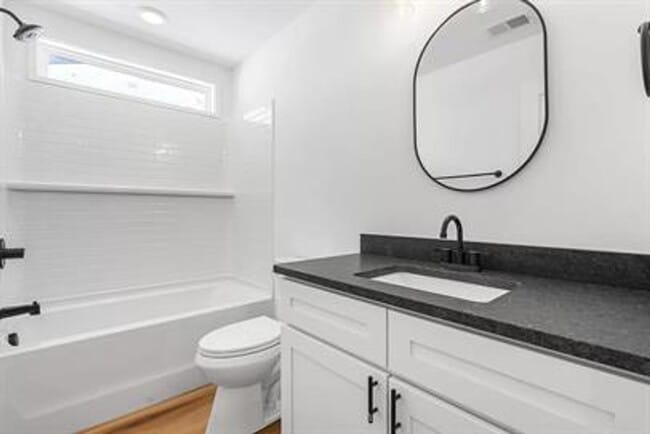 Building Photo - 3/2.5 Townhome Centrally Located in Greenv...