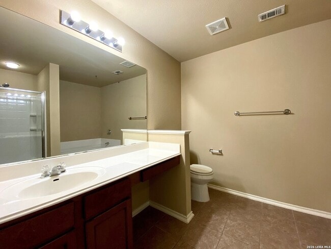 Building Photo - 13904 Belgravia Forest