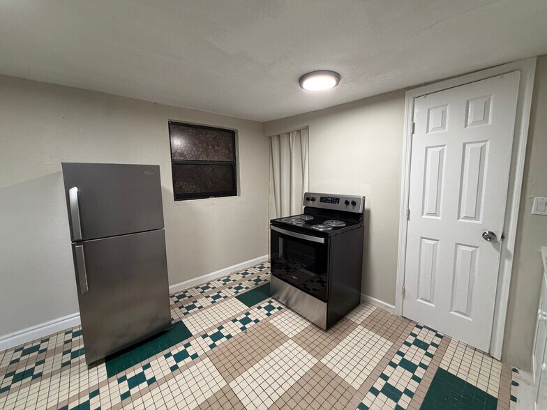 Building Photo - 1601 SW 63rd Ter