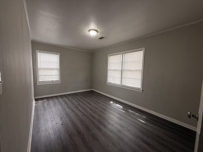 Building Photo - 3462 East St
