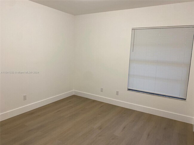 Building Photo - 1765 Courtyard Way