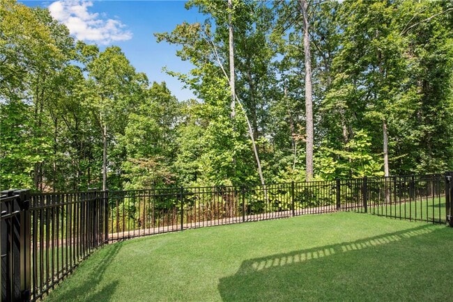 Building Photo - 427 Retreat Ln