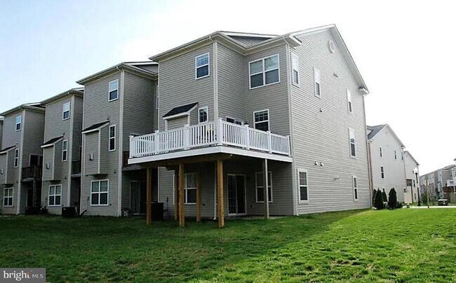 Building Photo - 7376 Mockingbird Cir