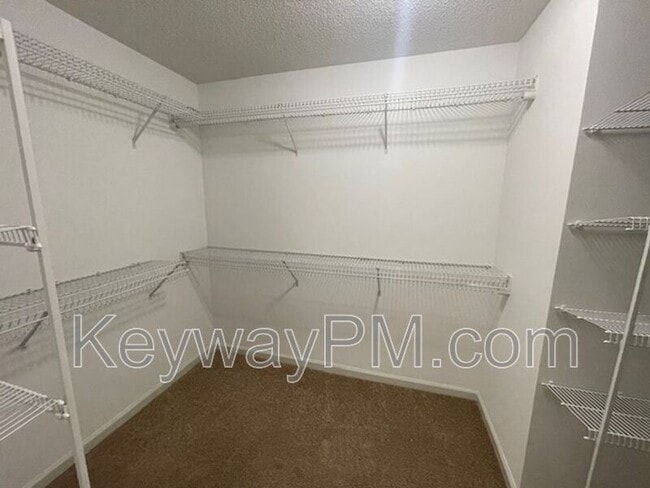 Building Photo - 5780 Carriage Hills Dr