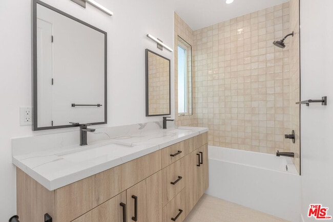 Building Photo - 3839 Wade St