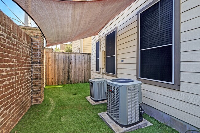 Back Yard - 3542 Cline St