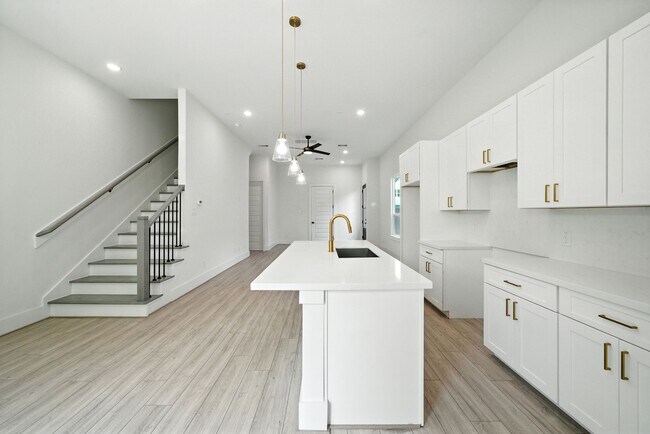 Building Photo - 7131 Eastwood St