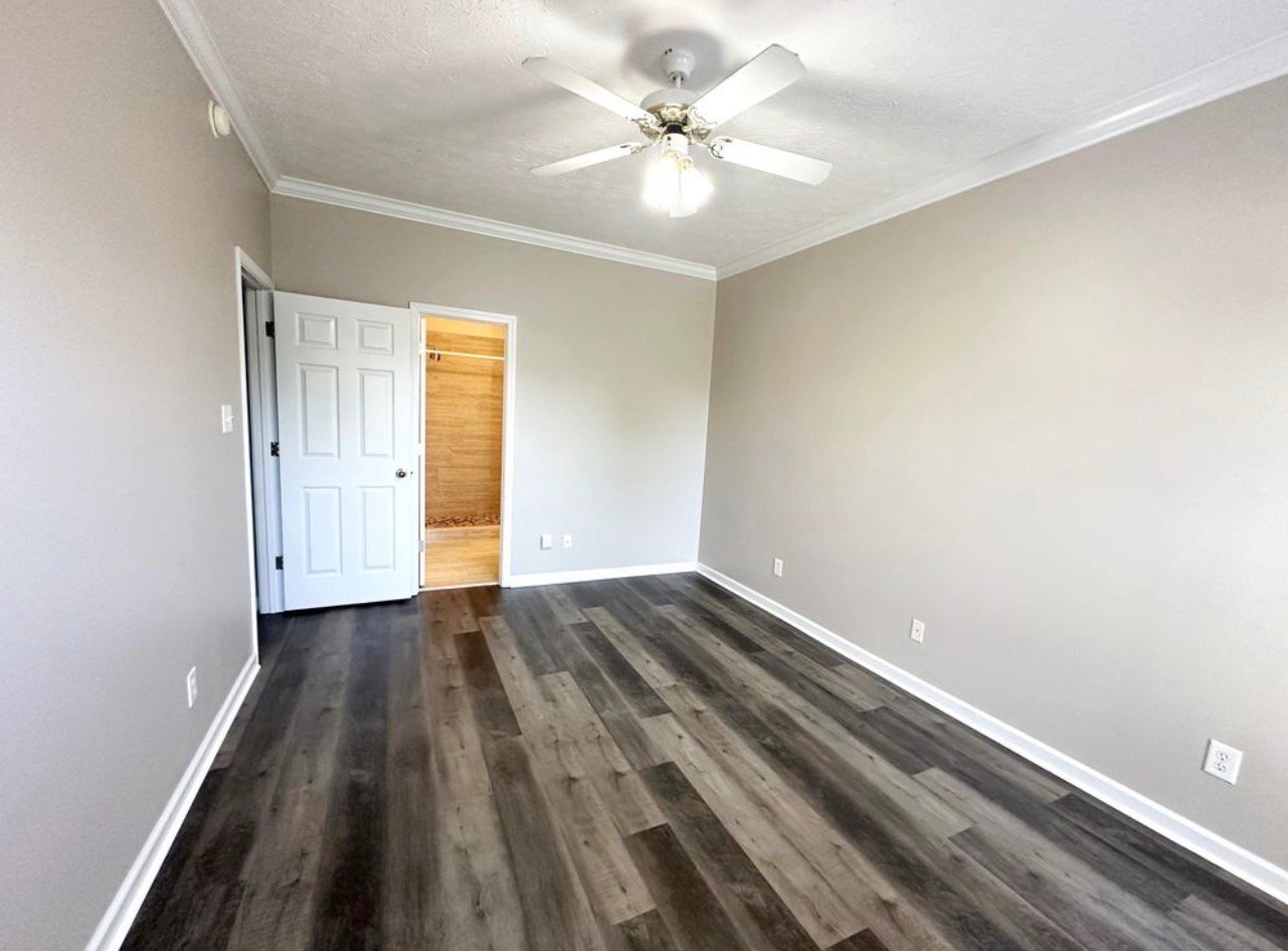 Building Photo - 6916 Sandfield Dr