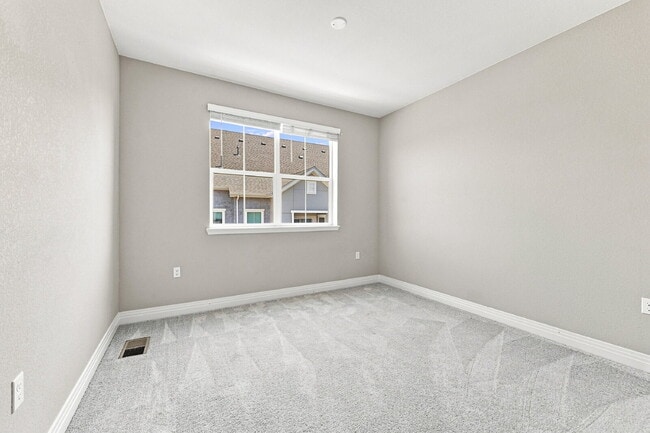 Building Photo - $2,495.95- 3 Bed, 3 Bath Condo in Aurora with In Unit Laundry!