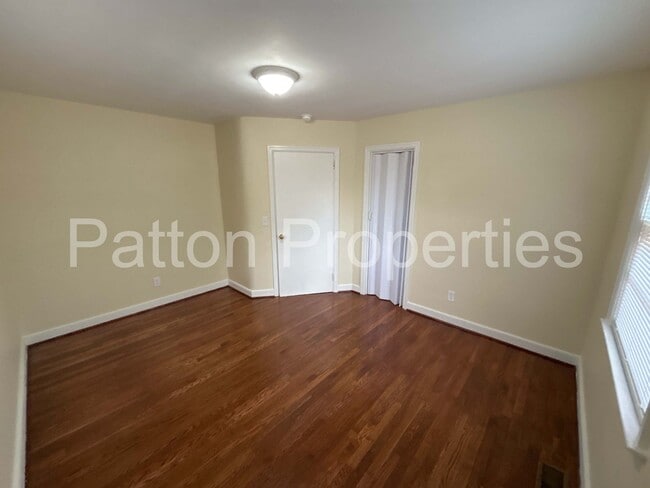 Building Photo - Saluda Gardens Home