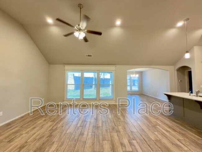 Building Photo - 1402 E New Orleans Pl