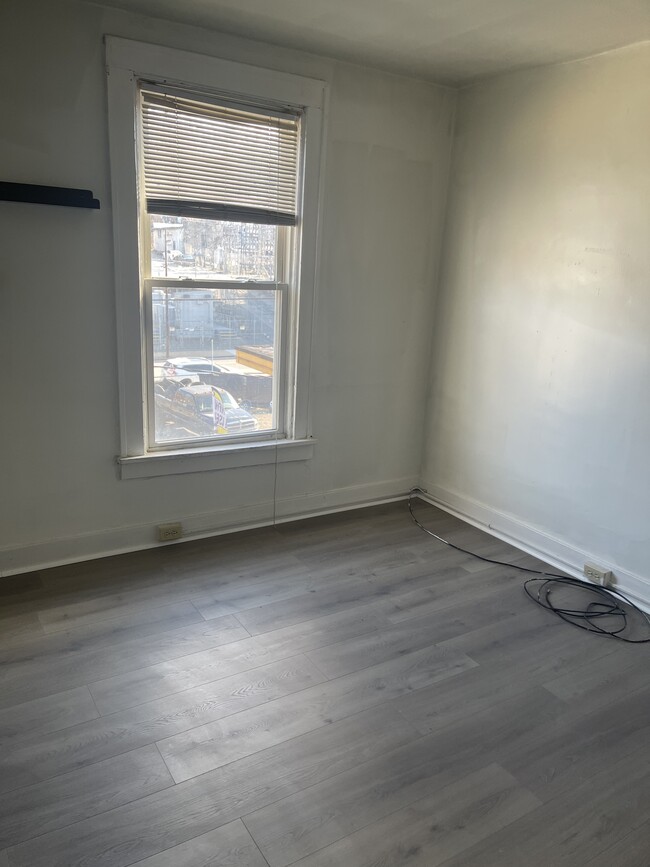 Bedroom - 1028 Wallace Ave