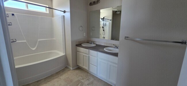 Building Photo - Stunningly Upgraded 4-Bedroom Home in Prime Kuna Location