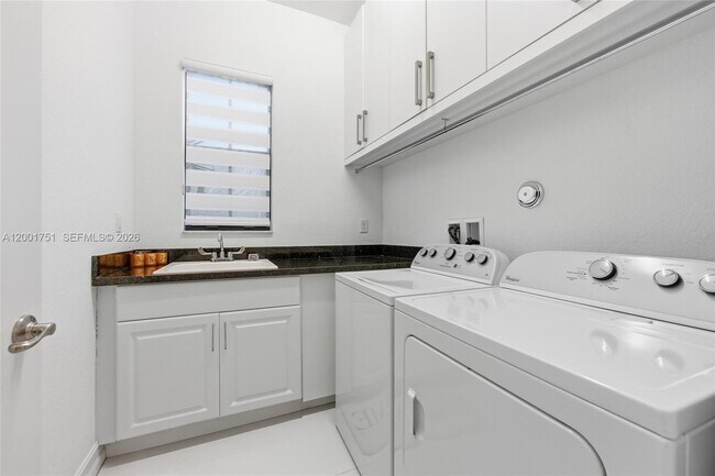 Building Photo - 9220 Meridian Dr N