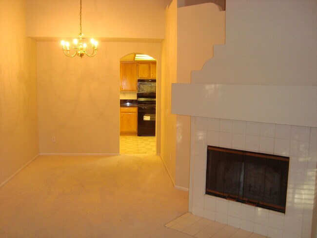 Building Photo - 2911 Snow Creek Ln