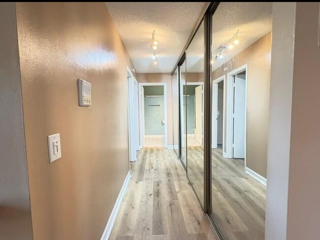 Building Photo - 4110 Eagan Apt 221