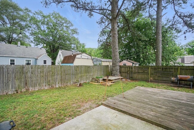 Building Photo - 1524 McNeal Ave
