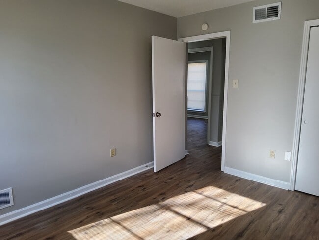 Building Photo - 3499 Braycrest Cove