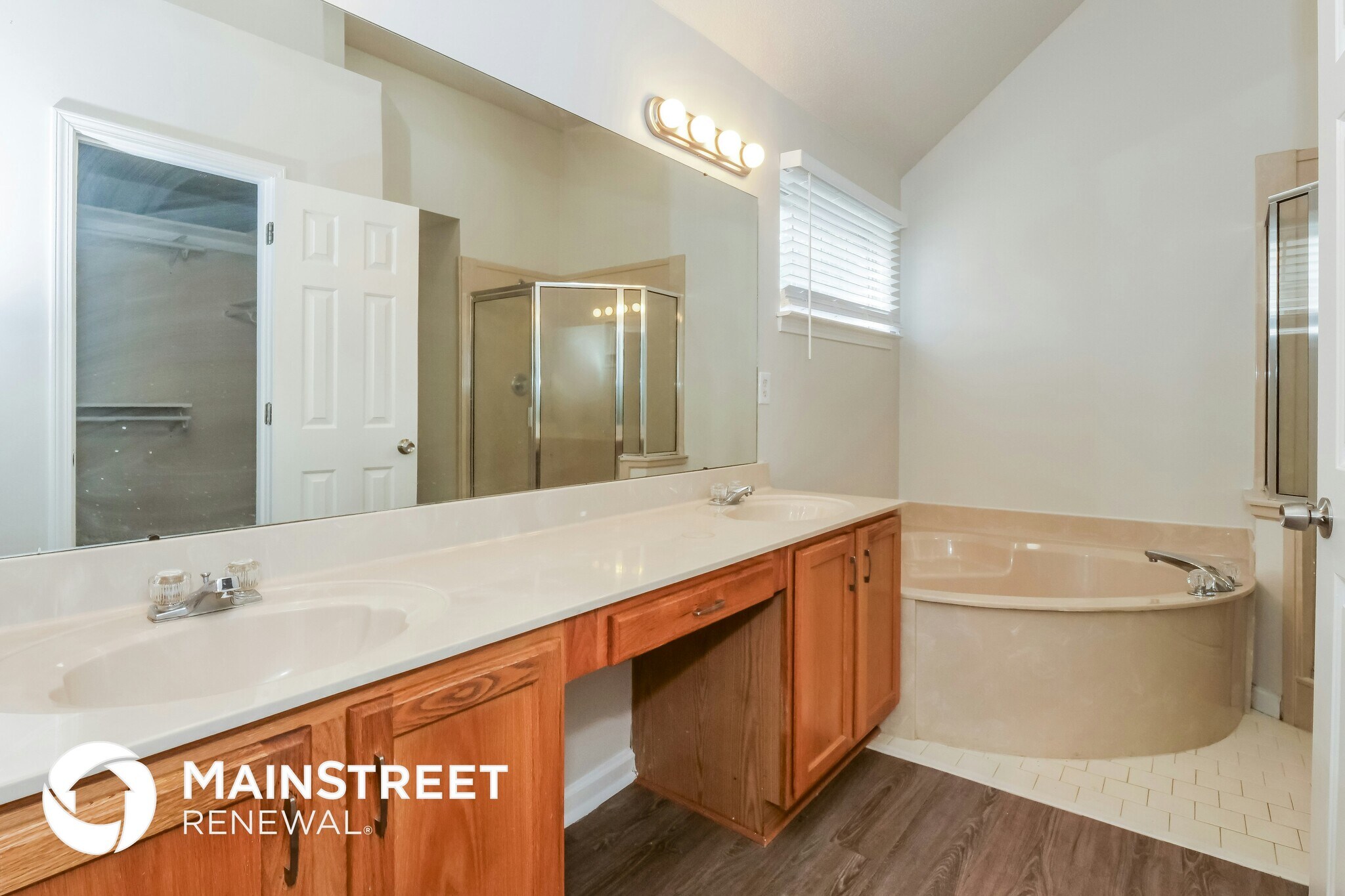 Building Photo - 4451 Lunsford Dr