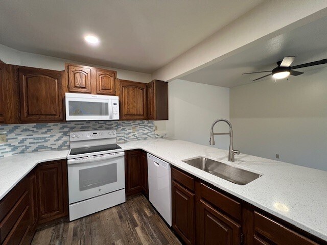 Building Photo - 3951 Fairway Hills Dr