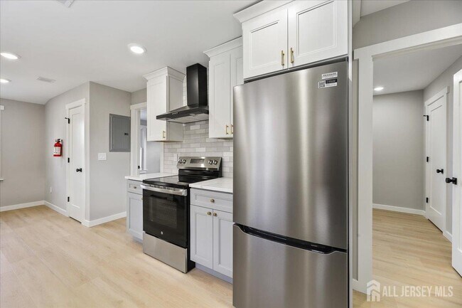 Building Photo - 143 Johnston Ave