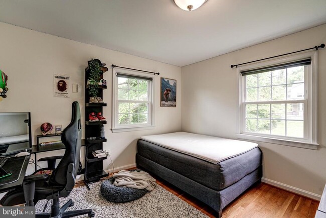 Building Photo - 7525 Cayuga Ave