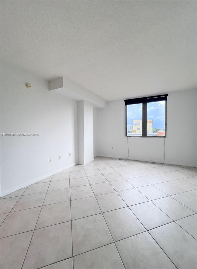 Building Photo - 2630 SW 28th St