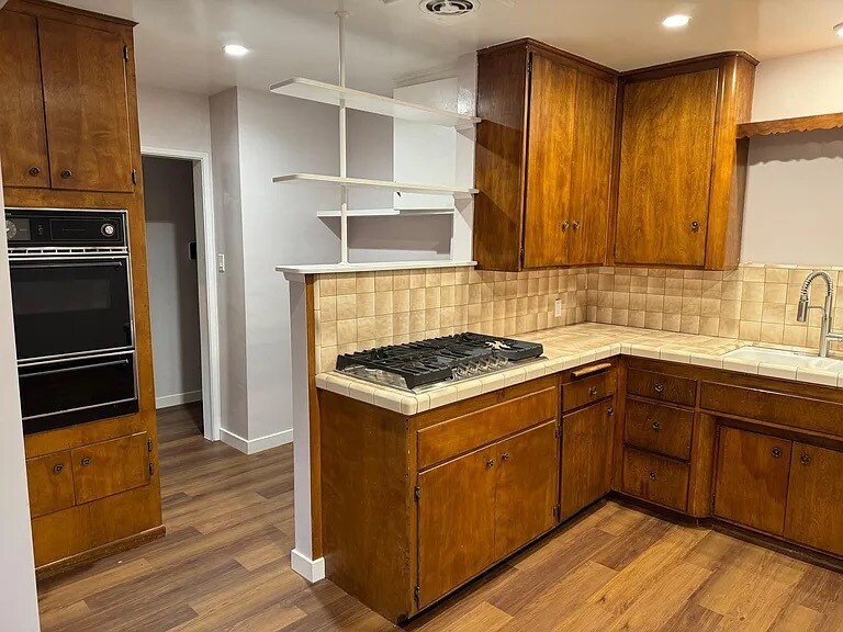 Building Photo - 2718 Lancaster Dr