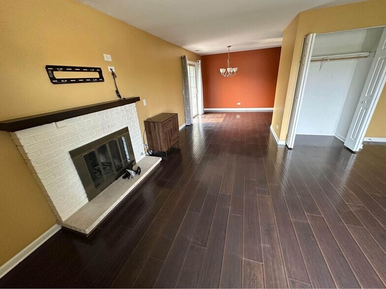 Building Photo - 1110 Manchester Ct